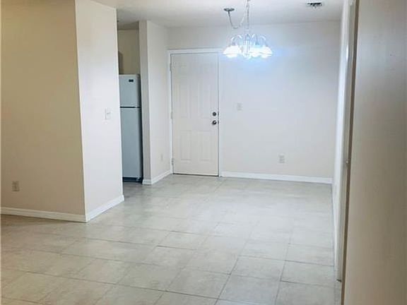 3rd image of 186 Empress Ave APT B