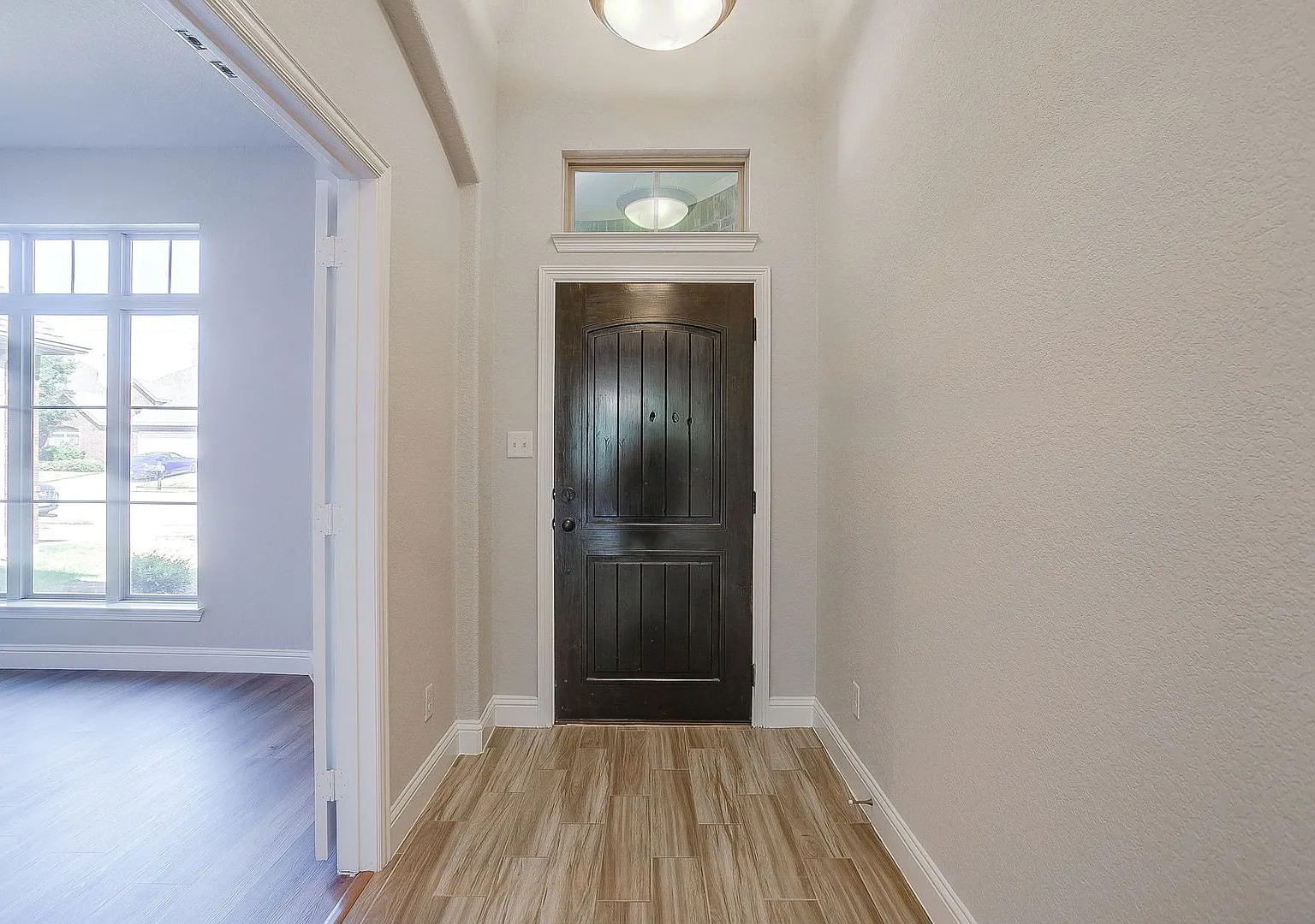 Stunning 3 Bed, 2 Bath Home in Secluded and Highly Desired Skyline Ranch- FWISD- 76126 — Photo 3