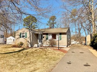 28 Laurie Dr, Enfield, CT 06082