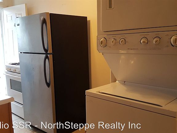 3rd image of 12 E Norwich Ave APT 4