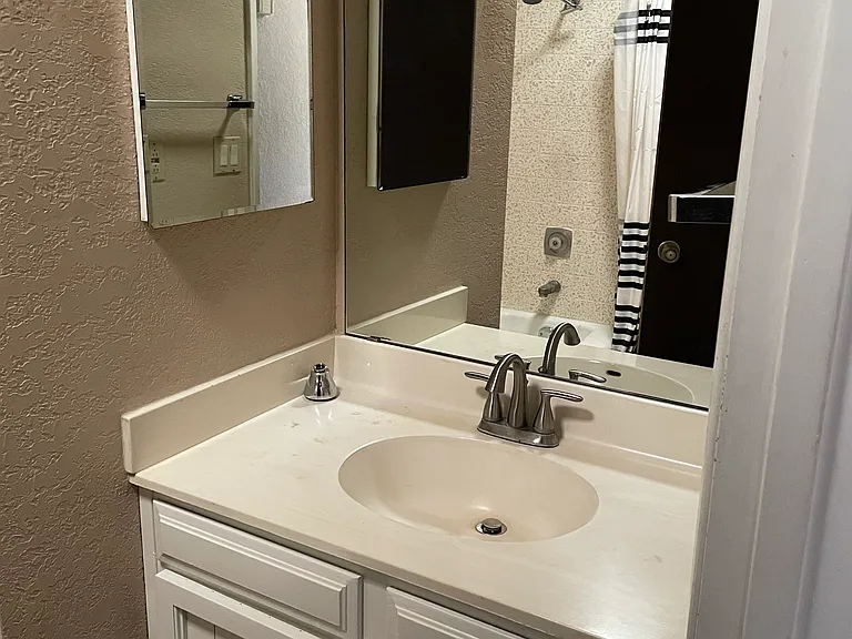 178 E Broadway Ln #2 — Photo 6