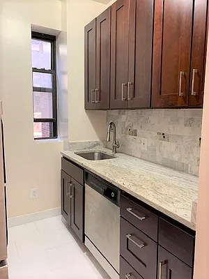 Rented by Dynamik Realty | media 10