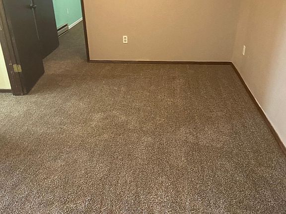 4th image of 507 E Tieton Ave