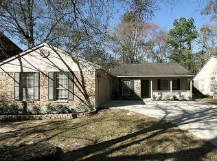 5 N White Pebble Ct, Spring, TX 77380
