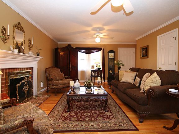 4th image of 1400 Boonsboro Pl