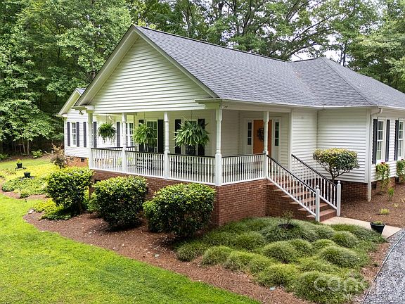 3rd image of 3540 Harmony Rd