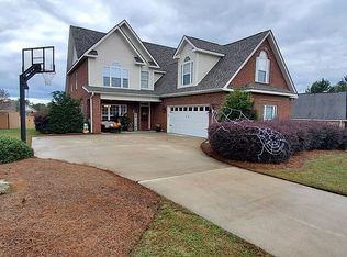 645 Trails End Cir, Bonaire, GA 31005