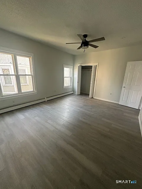 3 bed, 1.0 bath, 1883 sqft, $1,800 — Photo 4