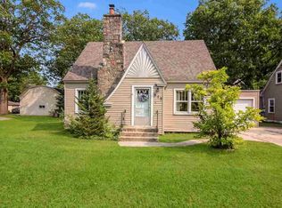 915 S Division St, Traverse City, MI 49684