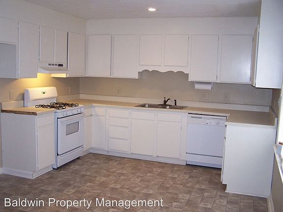 3rd image of 1616 Cranberry Hill Ln