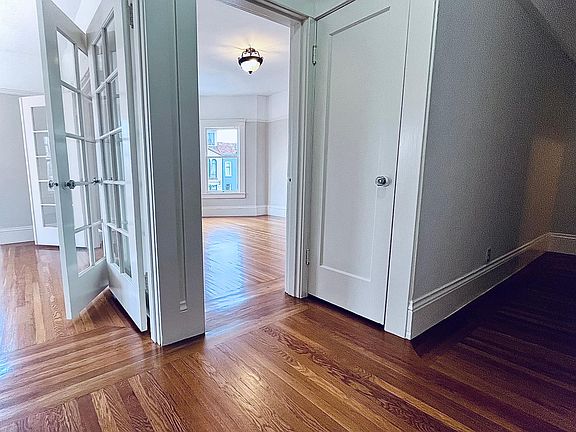 3rd image of 2301 Bay St APT 202
