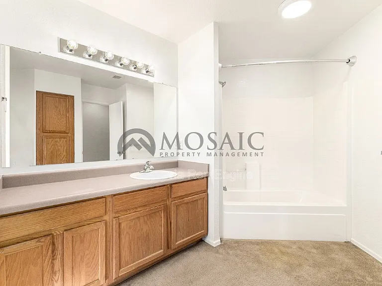 280 S Elizabeth Way #27 — Photo 23