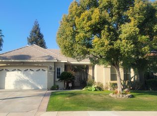 11000 Vista Del Rancho Dr, Bakersfield, CA 93311