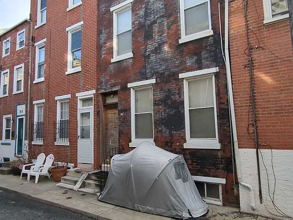 3rd image of 819 S Percy St