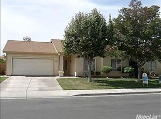 867 La Mesa Ln, Los Banos, CA 93635