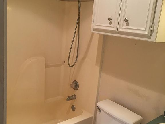 5th image of 4646 Erskine St