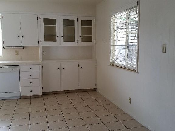 5th image of 2046 Edgewood Dr
