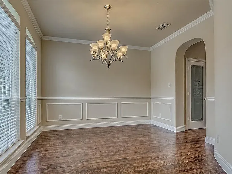 2512 Fountain Gate Dr — Photo 4