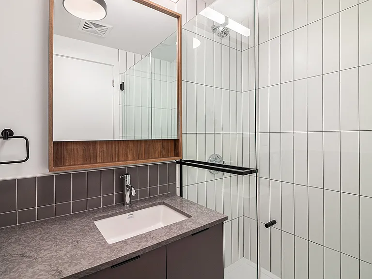 280 Montgomery St — Photo 18
