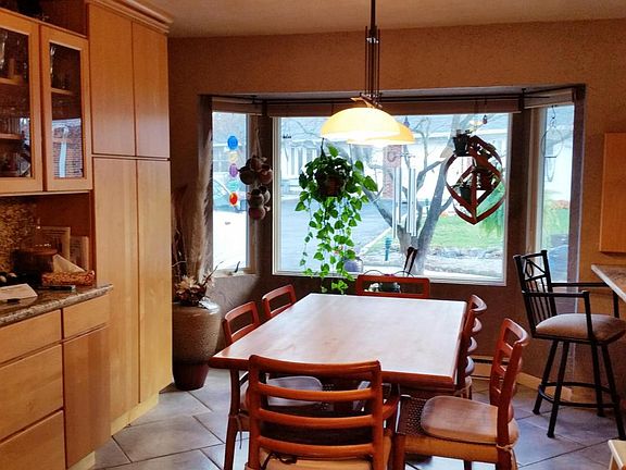 4th image of 194B Sterling Ct #100B