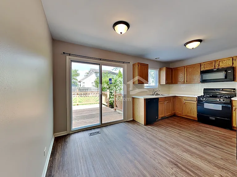 2346 N Masters Ln — Photo 4