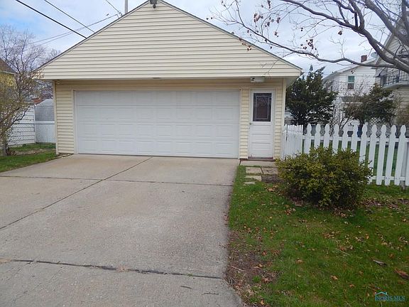 4th image of 956 National Ave