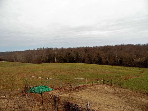 3rd image of 590 Petty Ln