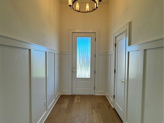 4th image of 2709 Lunar Ave