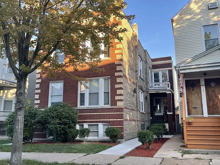 3071 N Haussen Ct #1R — Photo 1
