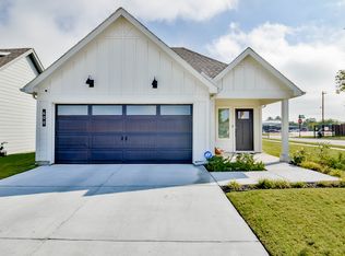 600 Capstone Cir, Granbury, TX 76048