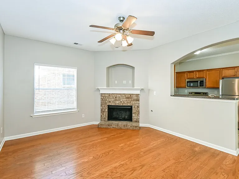 10186 Sorrento Pl — Photo 6