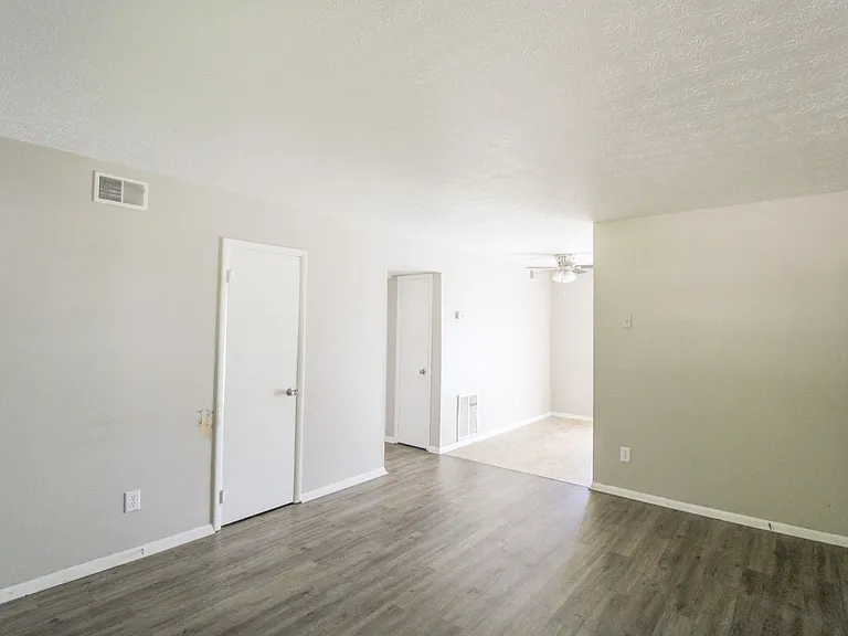 20609 Elkton Rd — Photo 3