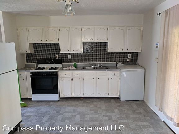 4th image of 3914 Arquette Dr