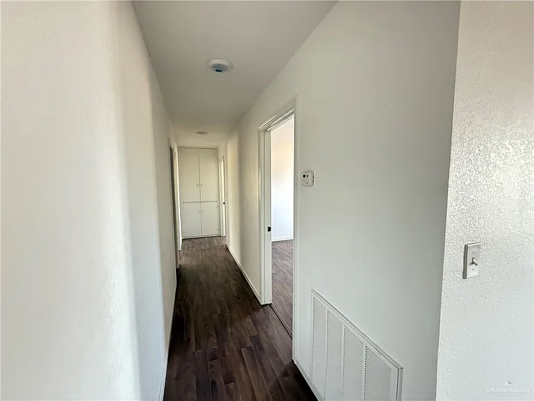 415 W Edinburg Ave #107 — Photo 5