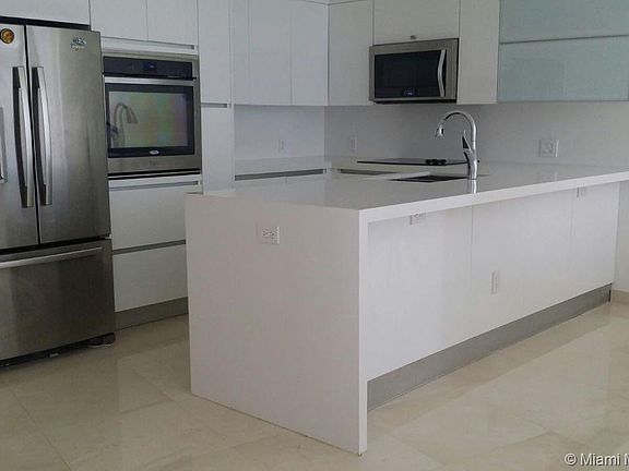 5th image of 19333 Collins Ave APT 1102