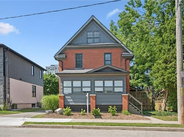 100 Dawson St, Waterloo, ON N2L 1R4