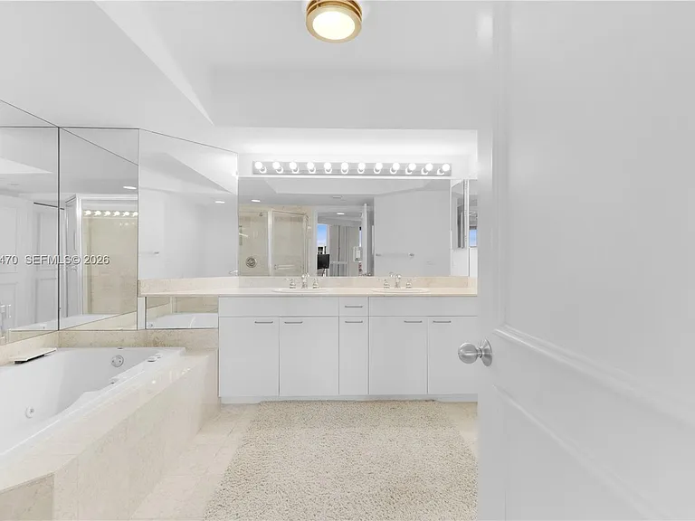 21055 Yacht Club Dr #1804 — Photo 11