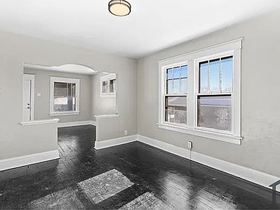 4th image of 5415 Hamilton Ave