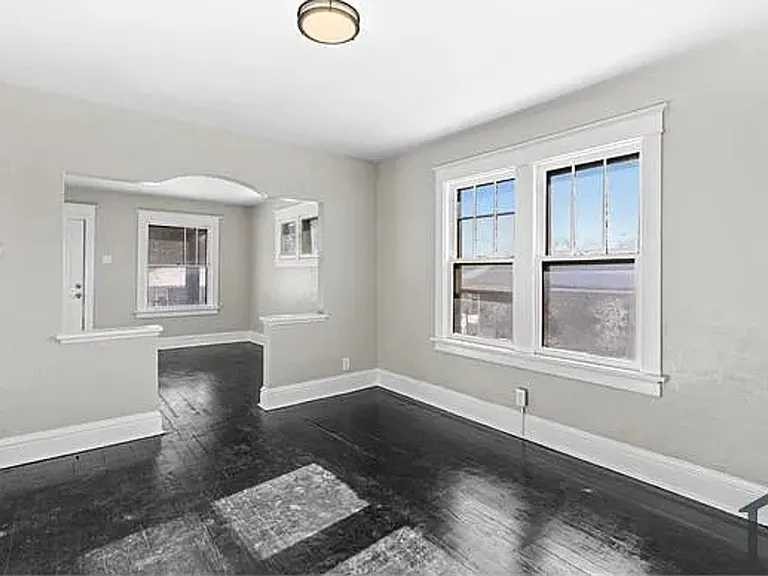 5415 Hamilton Ave — Photo 4