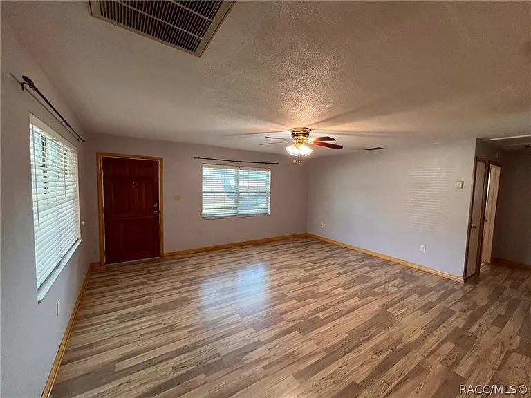 7660 W Tropical Ln — Photo 3