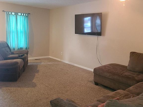 3rd image of 3907 Cutty Sark Rd