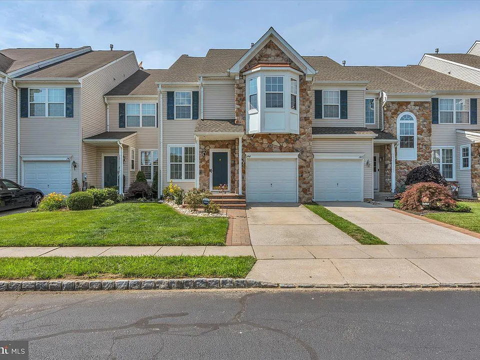 144 Pennsbury Ln