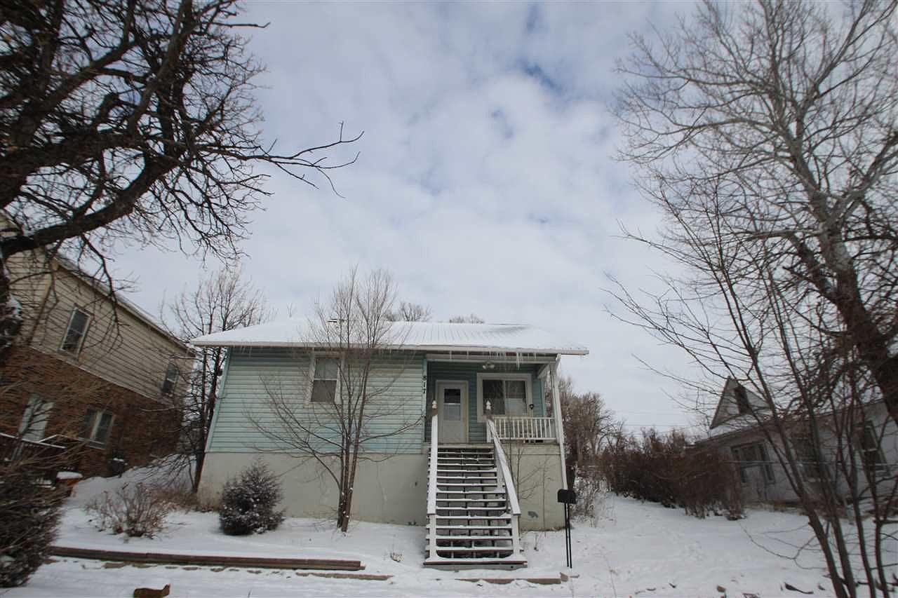 817 Day St, Belle Fourche, SD 57717 Zillow