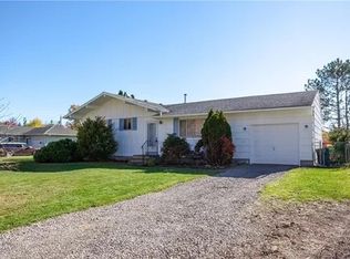 25 Galway Dr, Rochester, NY 14623