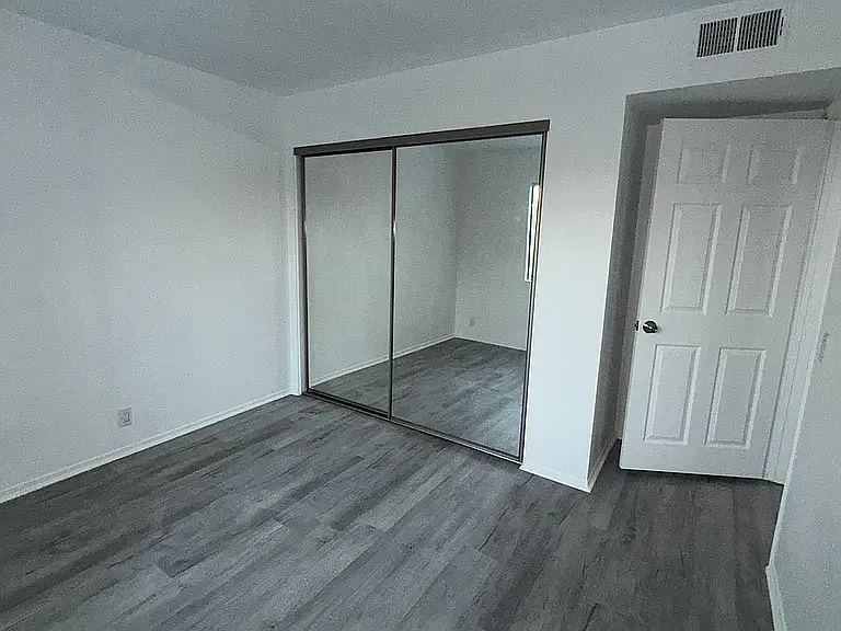 2 bed, 960 sqft, $2,450 — Photo 3