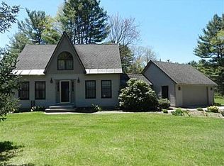 53 Kinni Kinnic Ln, Poultney, VT 05764