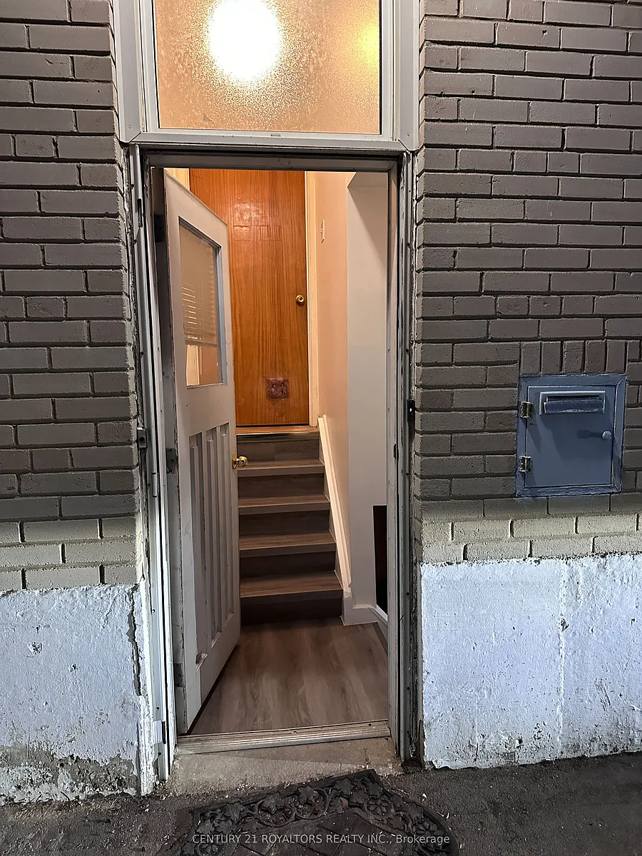 Building Photo - 50 Marbury Cres #LOWER