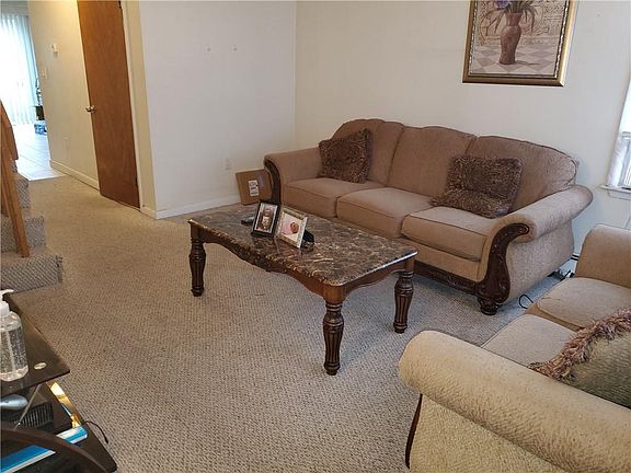 2nd image of 204 Sunbury St #2B