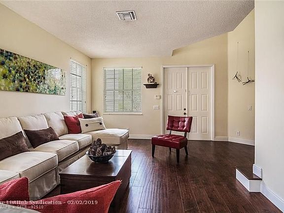 2nd image of 4084 Staghorn Ln
