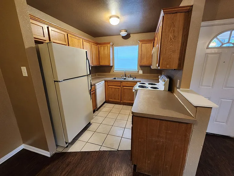 2917 Van Horn Ave — Photo 8